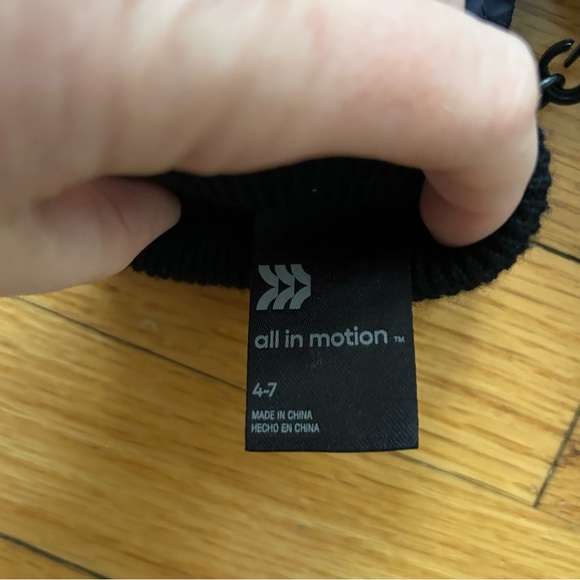 All in Motion Target brand boys - girls Snow Sport gloves in Navy Blue Size: 4-7 - Picture 2 of 2